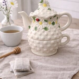 Floral Cream Teapot Set